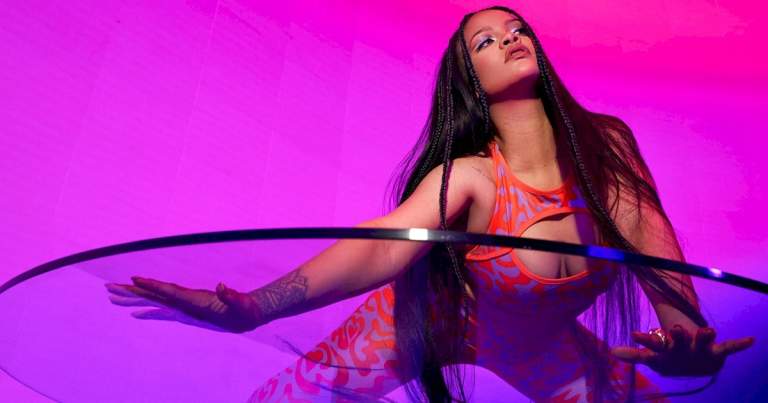 Rihanna emplaca, pela primeira vez, o topo da Billboard Artist 100 